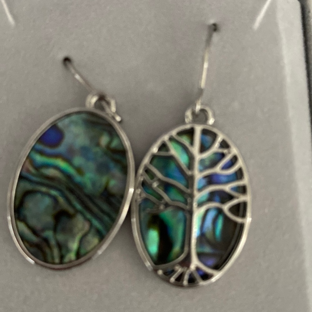 Dangling sequoia earrings